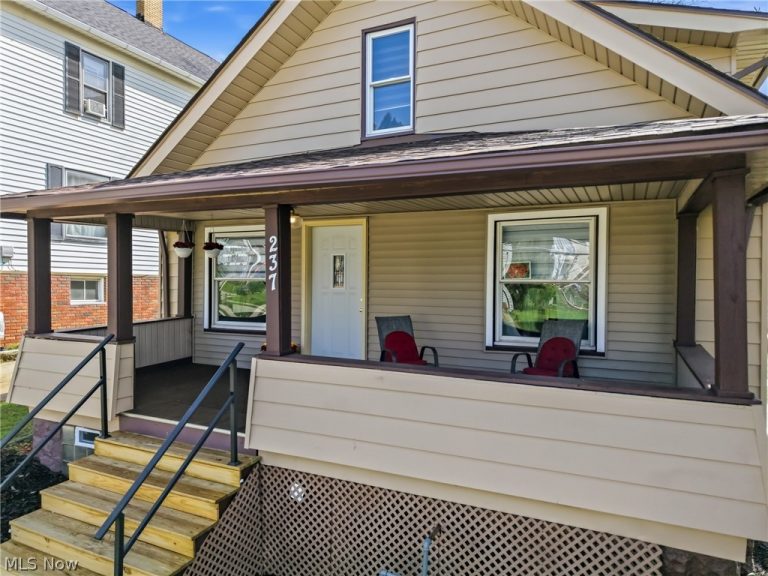 237 Watson Street, Lowellville, OH - Photo 3