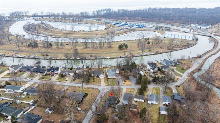 8324 Harbor Drive, Mentor, OH - Photo 3