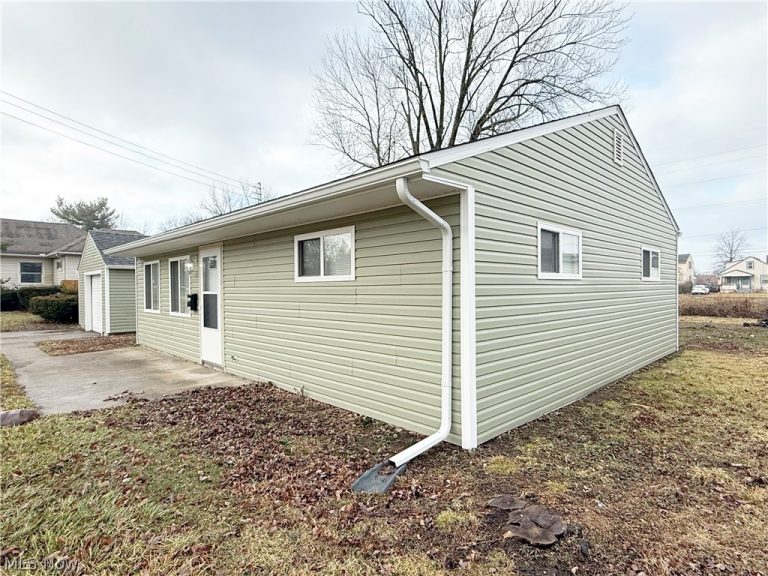 1528 Maine Avenue, Lorain, OH - Photo 3