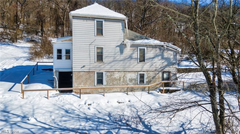 324 Loeb Street, Weirton, WV - Photo 4