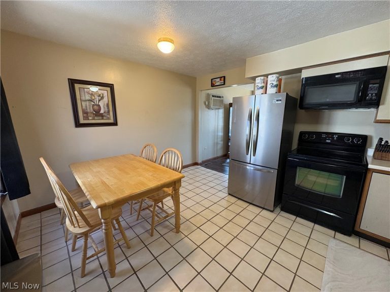 50 Main Street, Austintown, OH - Photo 5