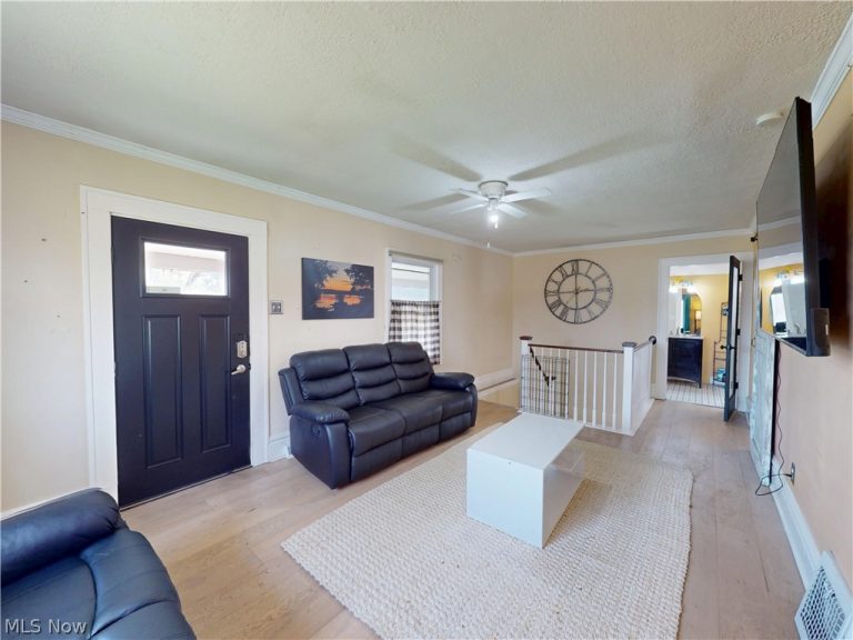 674 Portage Lakes Drive, Akron, OH - Photo 5