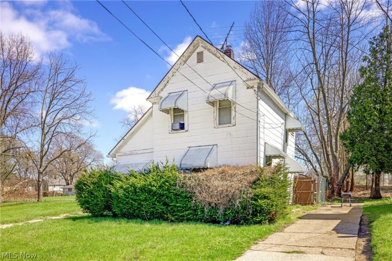 817 Harvard Street, Akron, OH - Photo 3