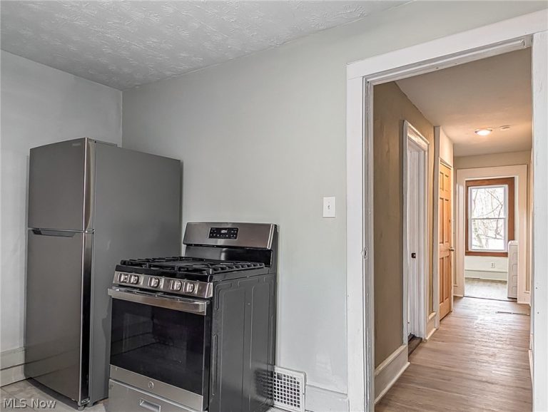 1268 Pondview Avenue #B, Akron, OH - Photo 4