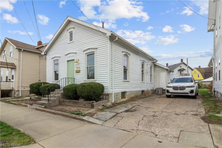 914 Hayes Avenue, Sandusky, OH - Photo 2