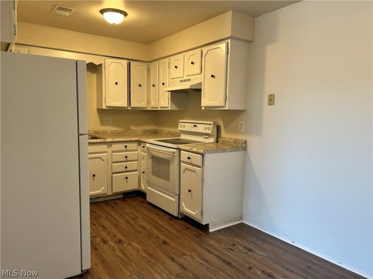 213 Concord Ct. #5, Weirton, WV - Photo 4