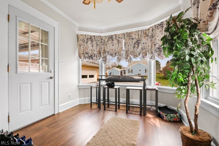 2144 Ridgewood Avenue, Alliance, OH - Photo 2