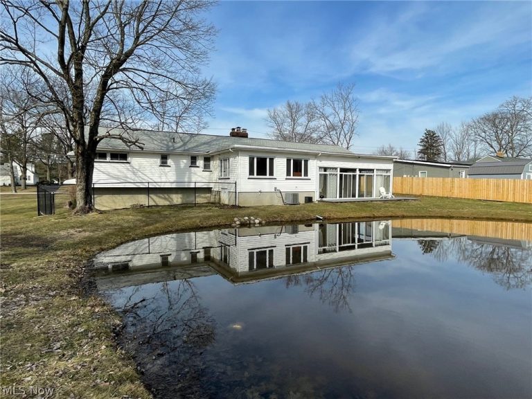 17228 Egbert Road, Walton Hills, OH - Photo 6