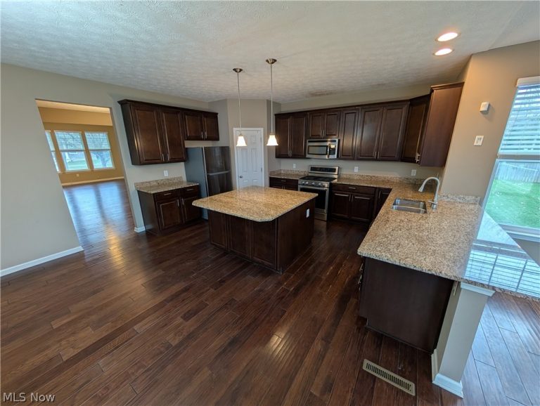 32815 Rebecca Lane, Avon Lake, OH - Photo 8