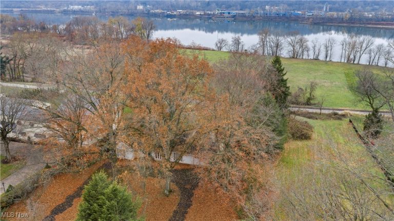 5515 2nd Avenue, Vienna, WV - Photo 2