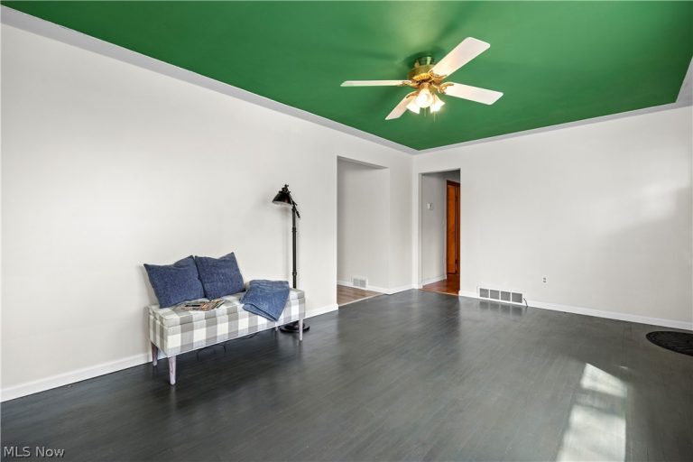 239 Habant Drive, Amherst, OH - Photo 3