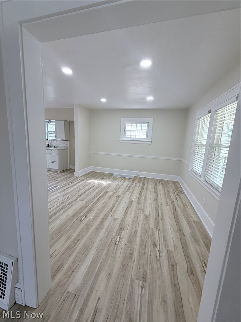 569 Barwell Street, Akron, OH - Photo 8