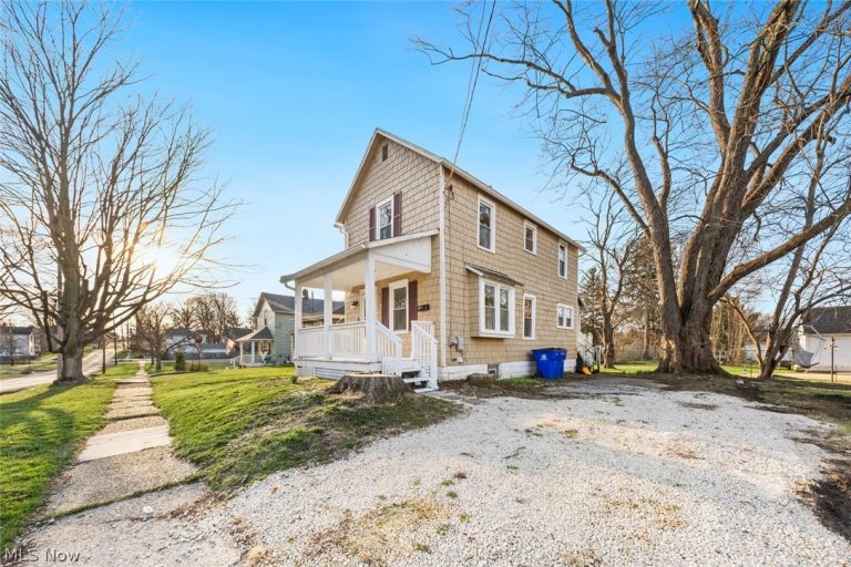 615 Spruce Avenue, Ravenna, OH - Photo 2