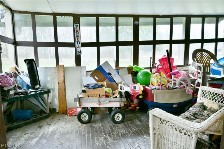 5013 King Graves Road, Vienna, OH - Photo 8