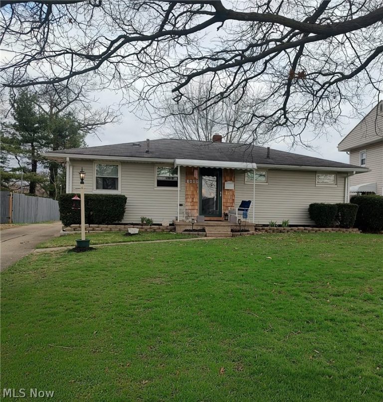 3605 Birchdale Road, Canton, OH, 44708