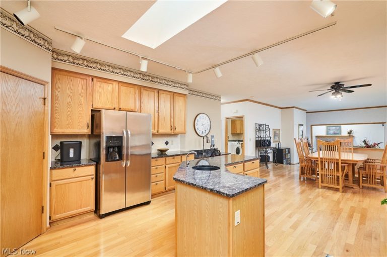 14742 King Arthurs Court, North Royalton, OH - Photo 5