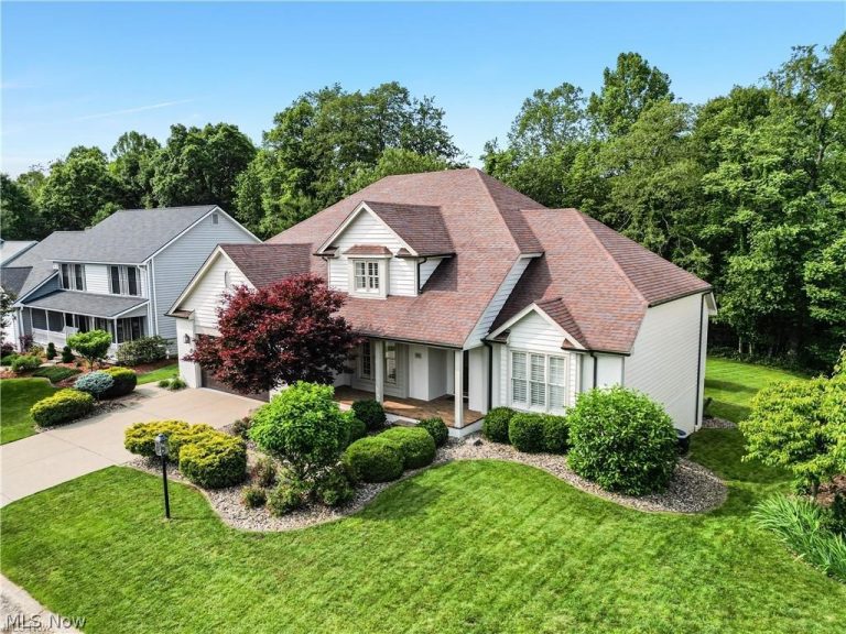 1215 Greenmont Circle, Vienna, WV, 26105