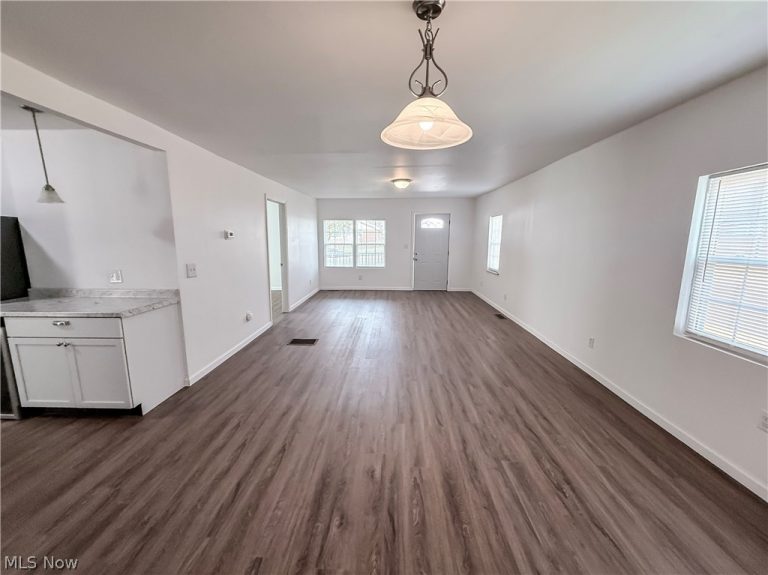 1312 12th Street, Vienna, WV - Photo 3