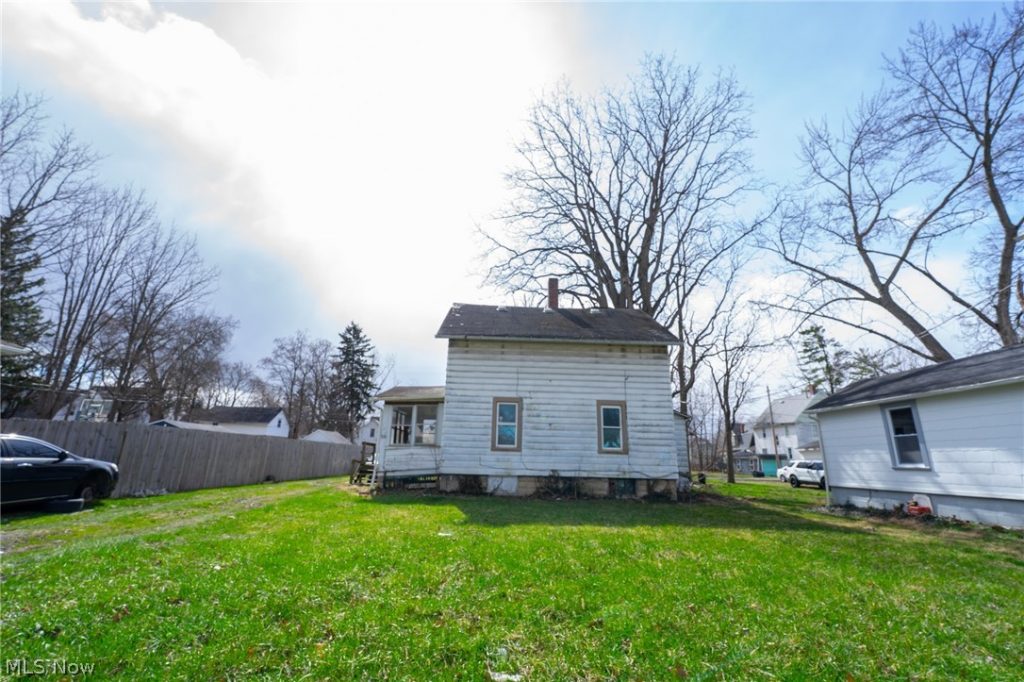 318 11th Street, Elyria, OH
