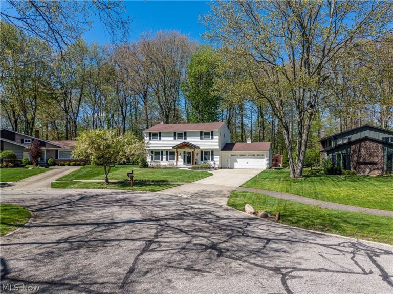 27446 Benwood Circle, North Olmsted, OH - Photo 3