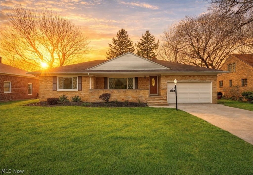 6370 Manchester Road, Parma, OH