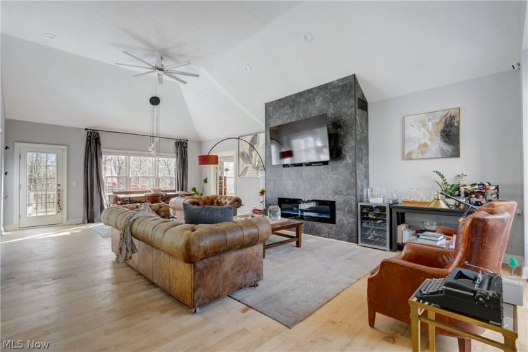 9 River Side Drive, Rocky River, OH - Photo 6