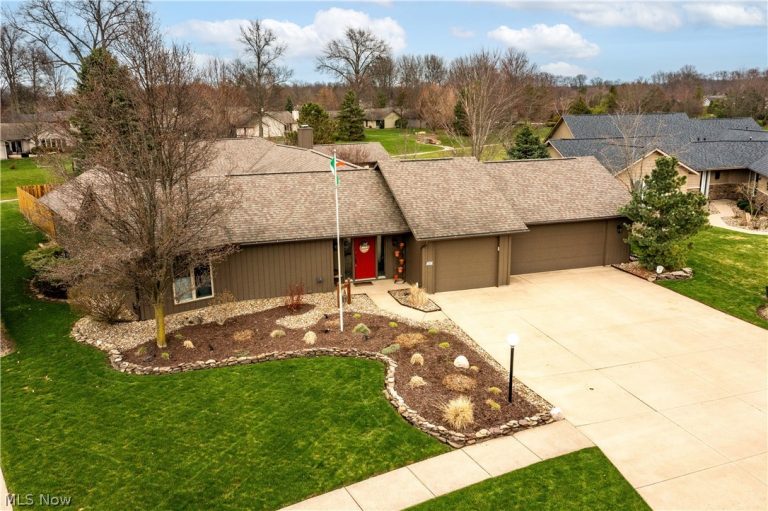 33017 Hidden Hollow Court, North Ridgeville, OH - Photo 2
