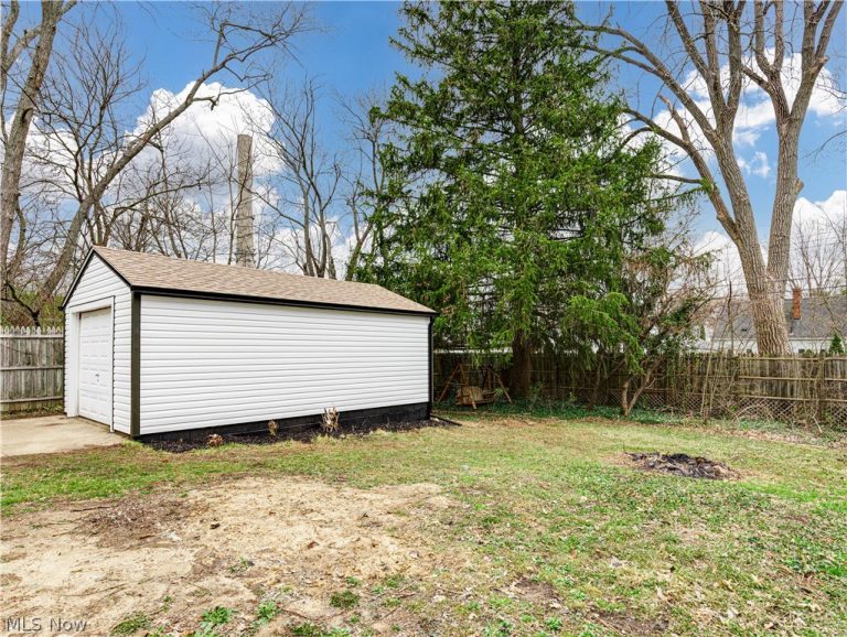 2549 26th Street, Cuyahoga Falls, OH - Photo 4