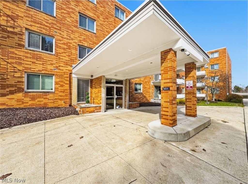 521 Tollis #396, Broadview Heights, OH