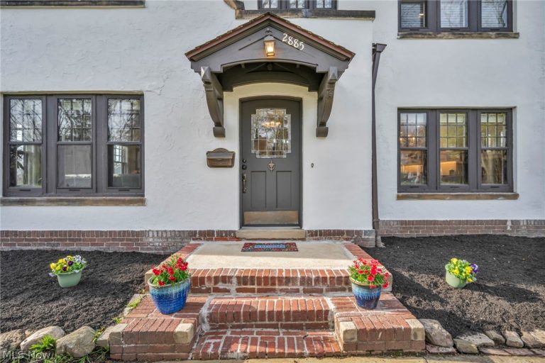 2885 Edgehill Road, Cleveland Heights, OH - Photo 2