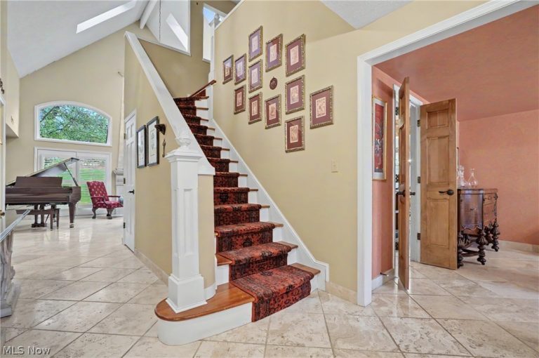 3561 Sparrow Pond Lane, Akron, OH - Photo 2