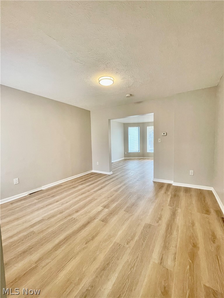 9229 Rosalind Avenue, Cleveland, OH - Photo 6