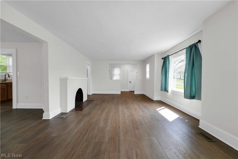 17303 Invermere Avenue, Cleveland, OH - Photo 3