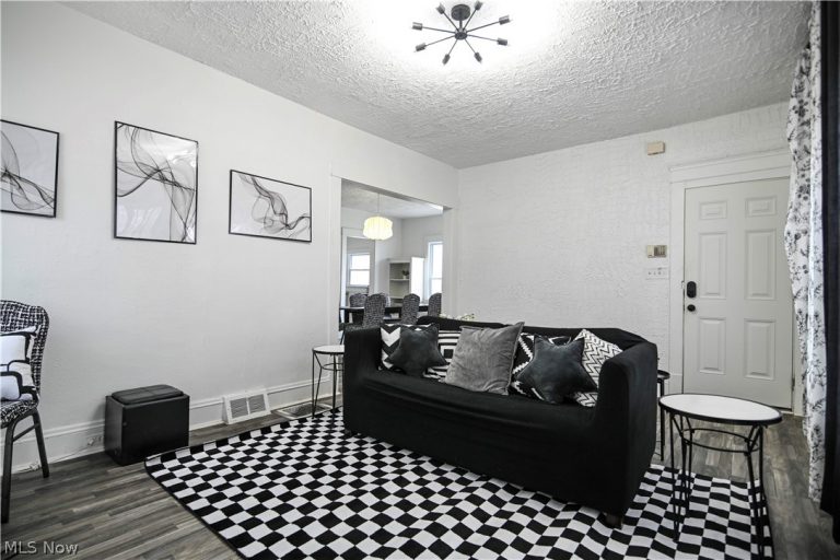 1856 Lampson Road #DW, Cleveland, OH - Photo 5