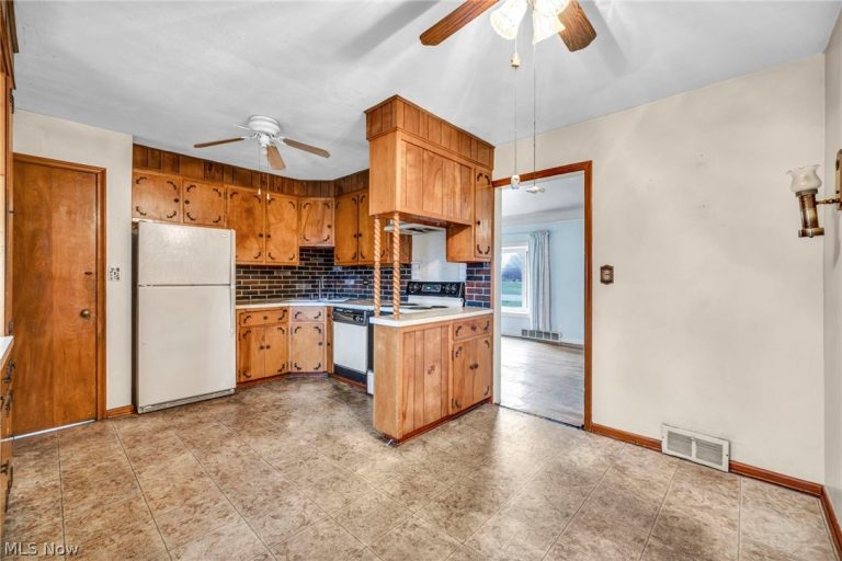 7181 York Road, Parma, OH - Photo 6