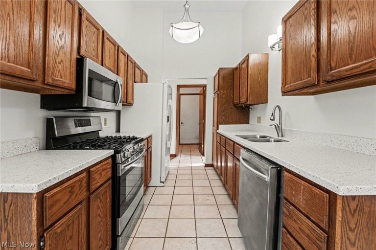 9505 Green Valley Drive, Mentor, OH - Photo 5