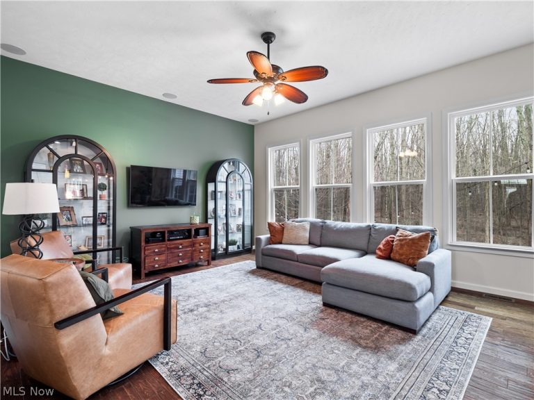 8898 Harvest Ridge Way, North Ridgeville, OH - Photo 4