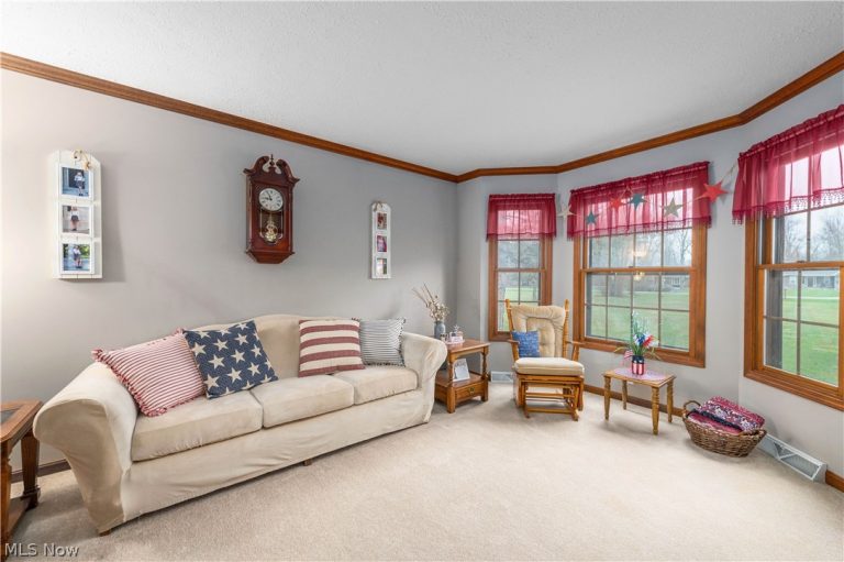 44565 Stang Road, Elyria, OH - Photo 6