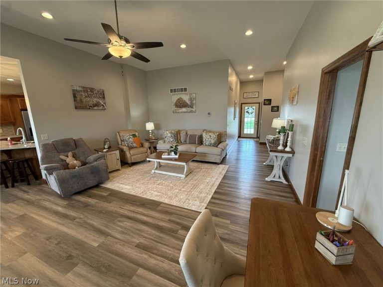 1163 Pine Bluff Drive, New Philadelphia, OH - Photo 6