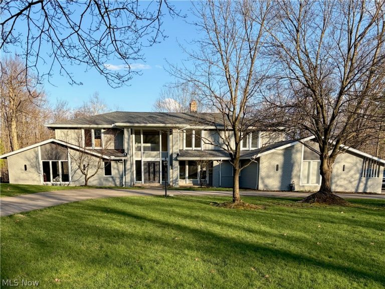 29 Hunting Hollow Drive, Pepper Pike, OH, 44124