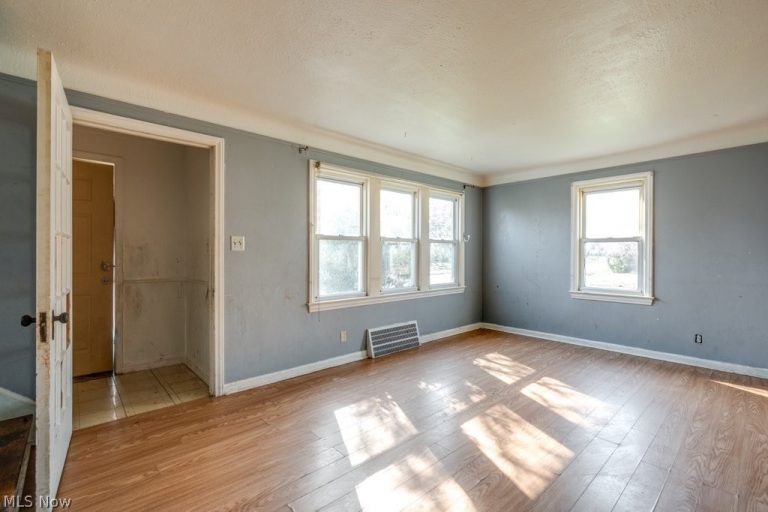 860 232nd Street, Euclid, OH - Photo 6