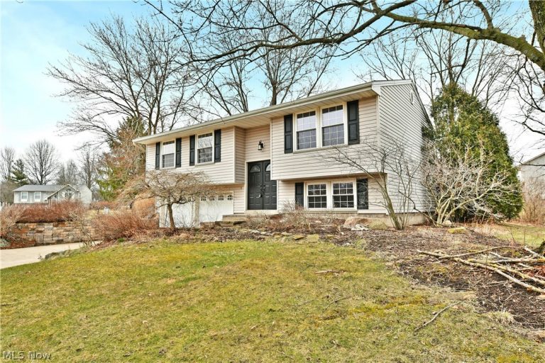5038 Jonathan Lane, Warren, OH - Photo 2