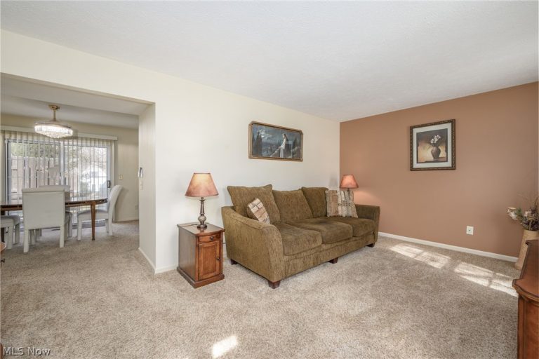 3385 Ash Lane, Cuyahoga Falls, OH - Photo 4