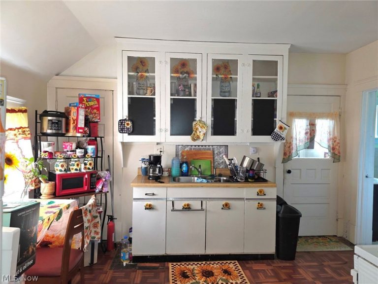 3464 62nd Street, Cleveland, OH - Photo 6