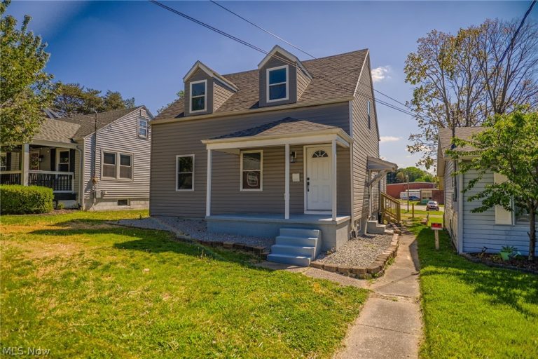 2204 Fairview Avenue, Parkersburg, WV - Photo 2