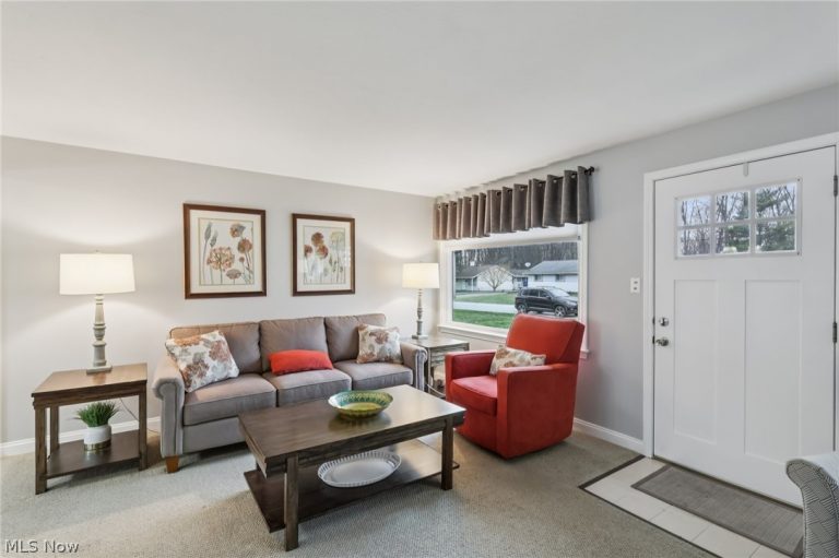 6168 Thistlewood Drive, Mentor, OH - Photo 5