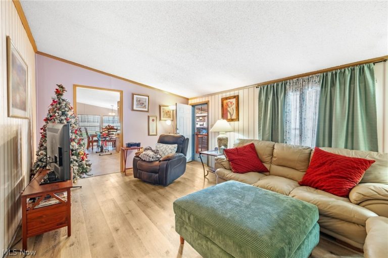 227 C Street, Navarre, OH - Photo 2