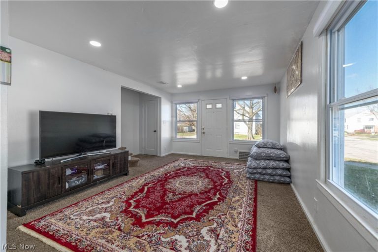 14101 Rainbow Avenue, Cleveland, OH - Photo 3