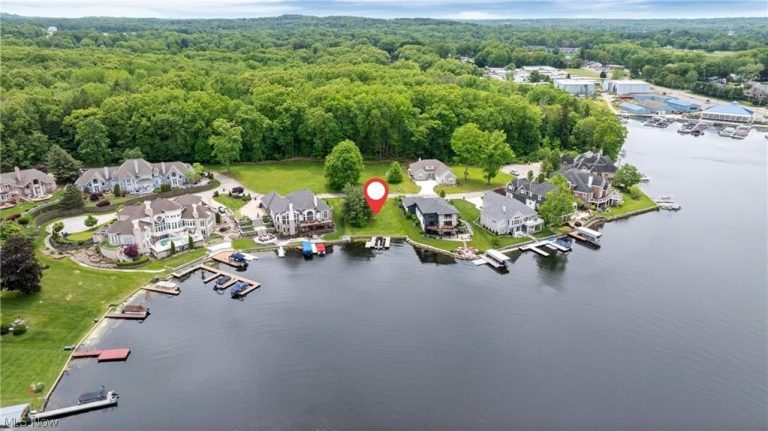 Bayview Terrace, Akron, OH - Photo 8