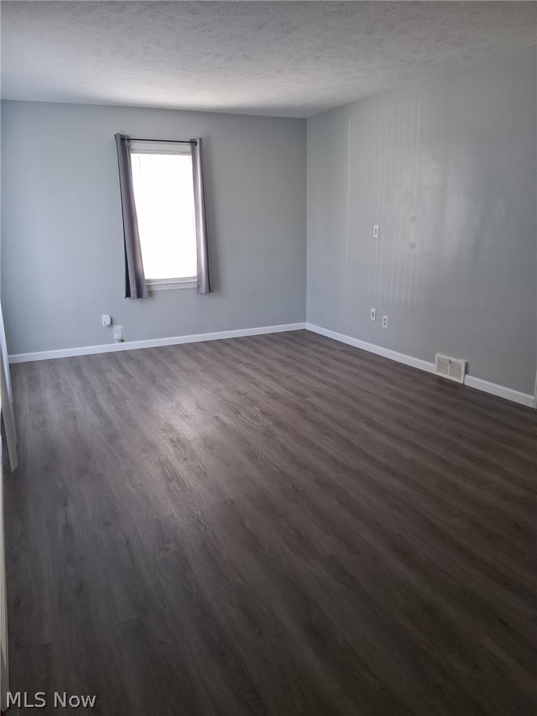 388 330th Street, Willowick, OH - Photo 6